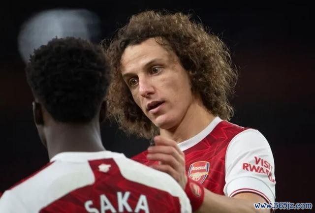 萨卡：大卫-路易斯是我最大的榜样