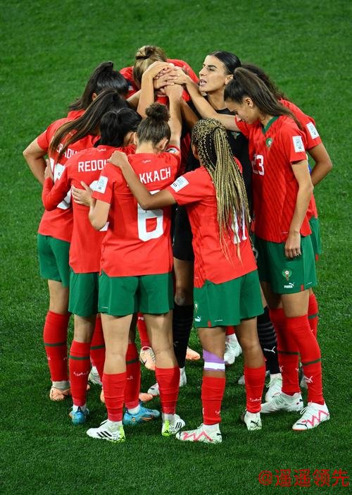 女足世界杯丨大比分输球后，她们的球迷在场外跳舞